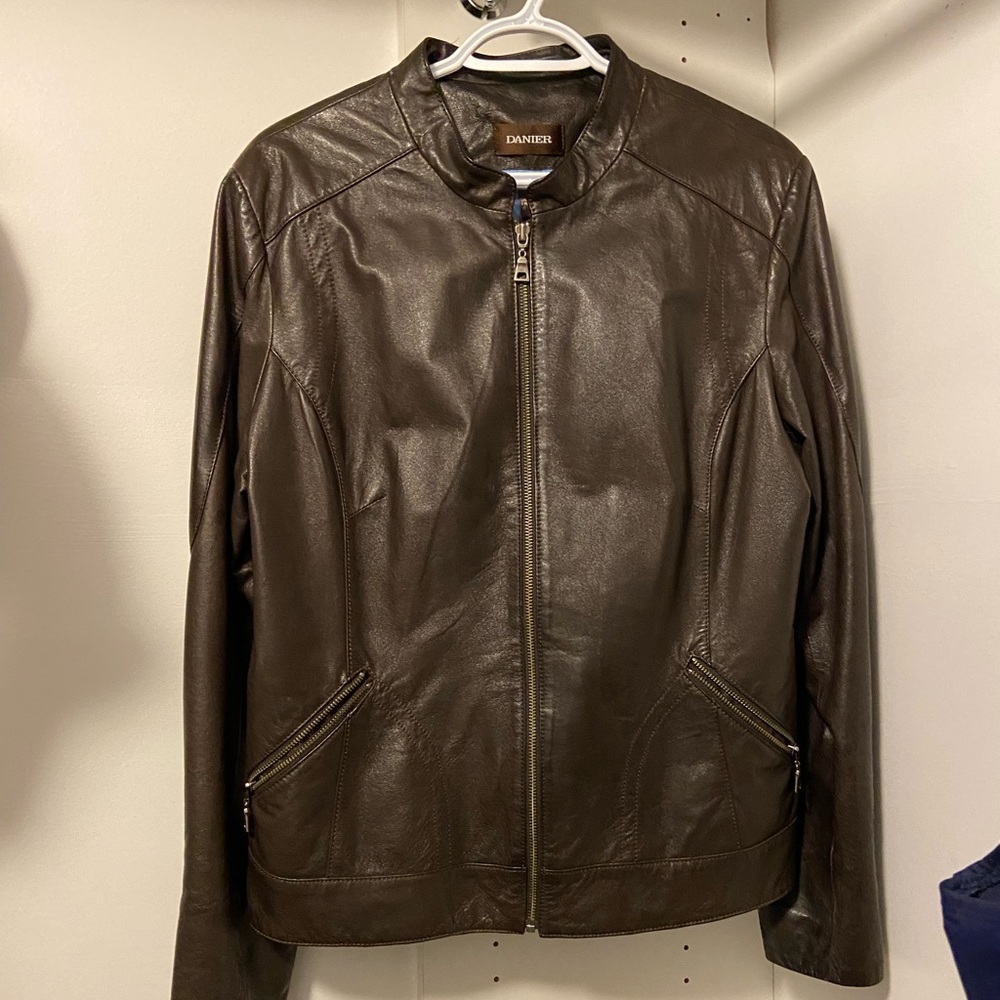 Danier vintage leather jacket - Picture 1 of 10